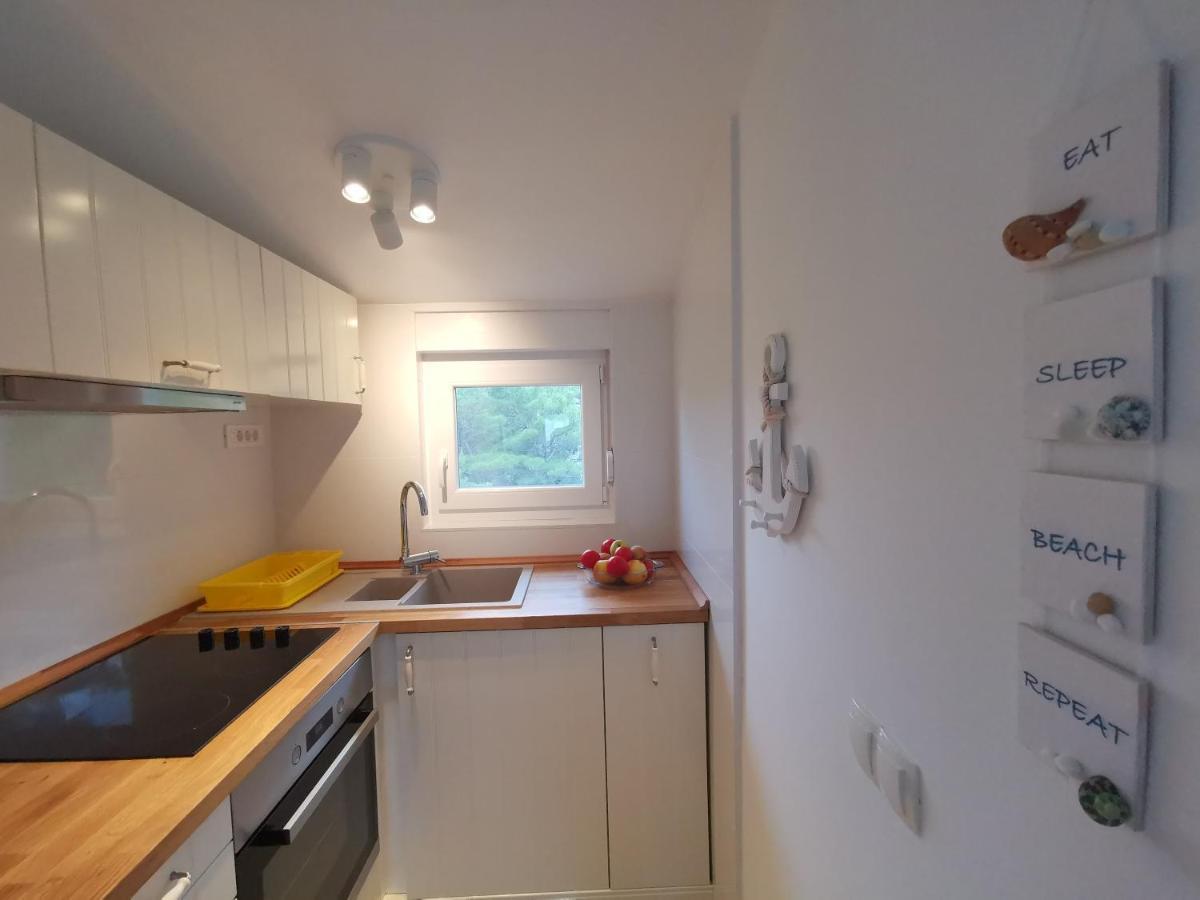 Old Town Paklenica Apartment สตารีกราด-ปาเคลนีซา ภายนอก รูปภาพ