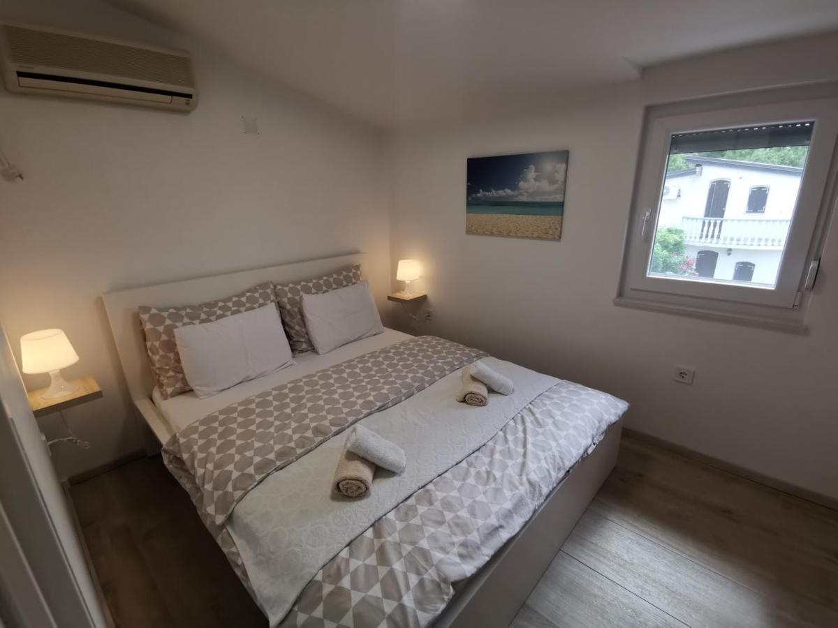 Old Town Paklenica Apartment สตารีกราด-ปาเคลนีซา ภายนอก รูปภาพ