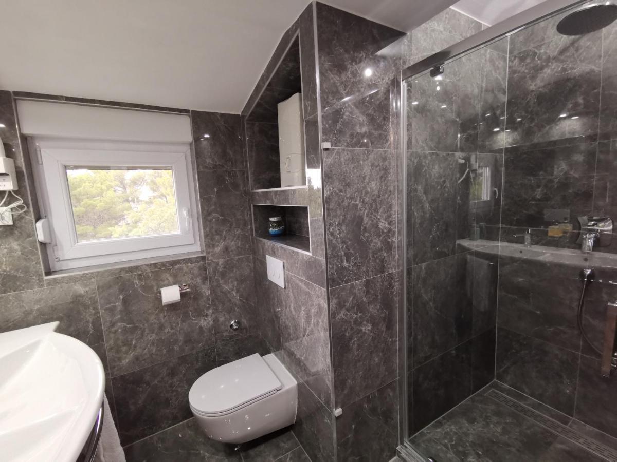 Old Town Paklenica Apartment สตารีกราด-ปาเคลนีซา ภายนอก รูปภาพ