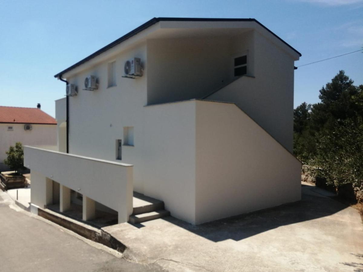 Old Town Paklenica Apartment สตารีกราด-ปาเคลนีซา ภายนอก รูปภาพ