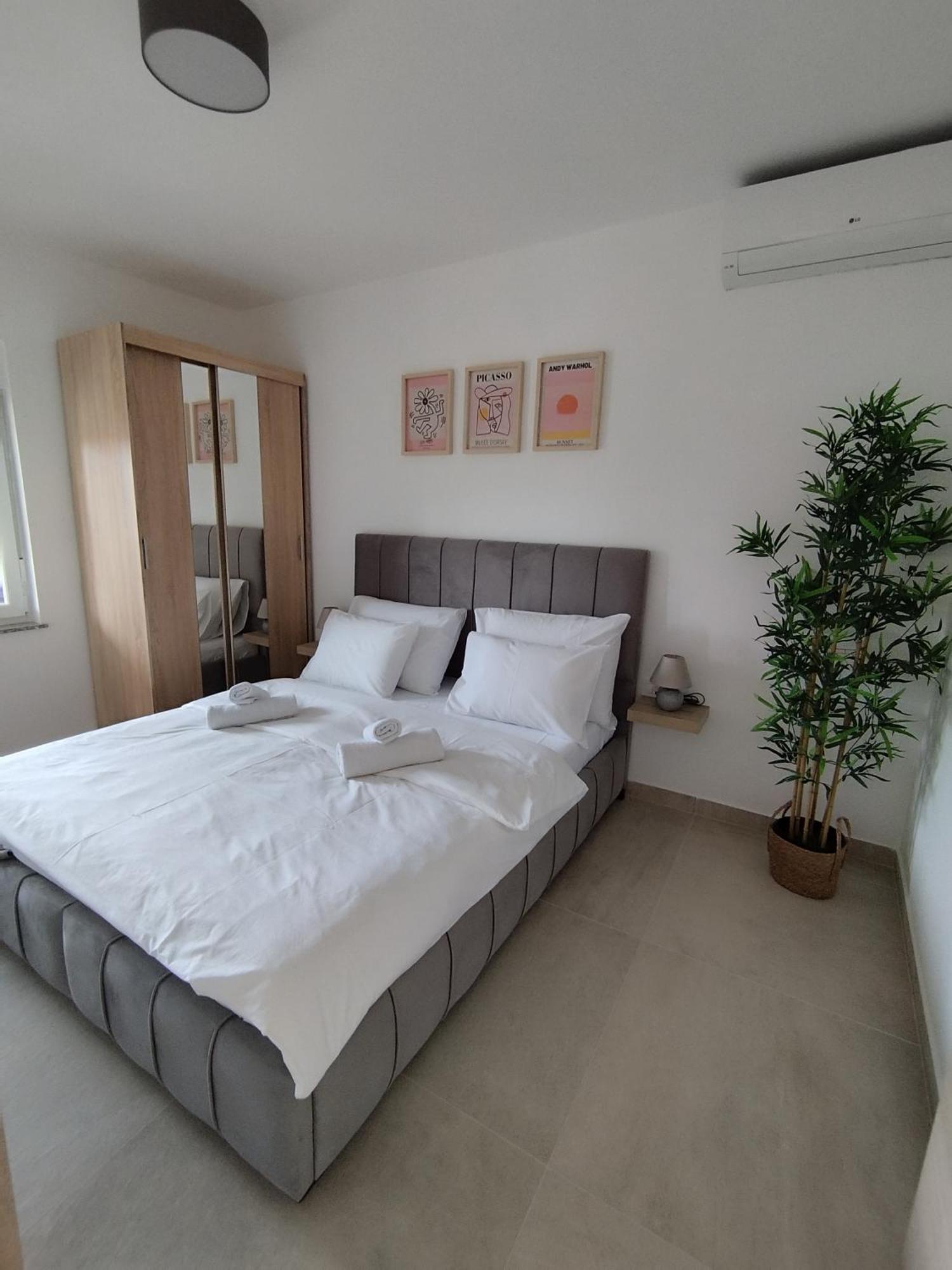 Old Town Paklenica Apartment สตารีกราด-ปาเคลนีซา ภายนอก รูปภาพ