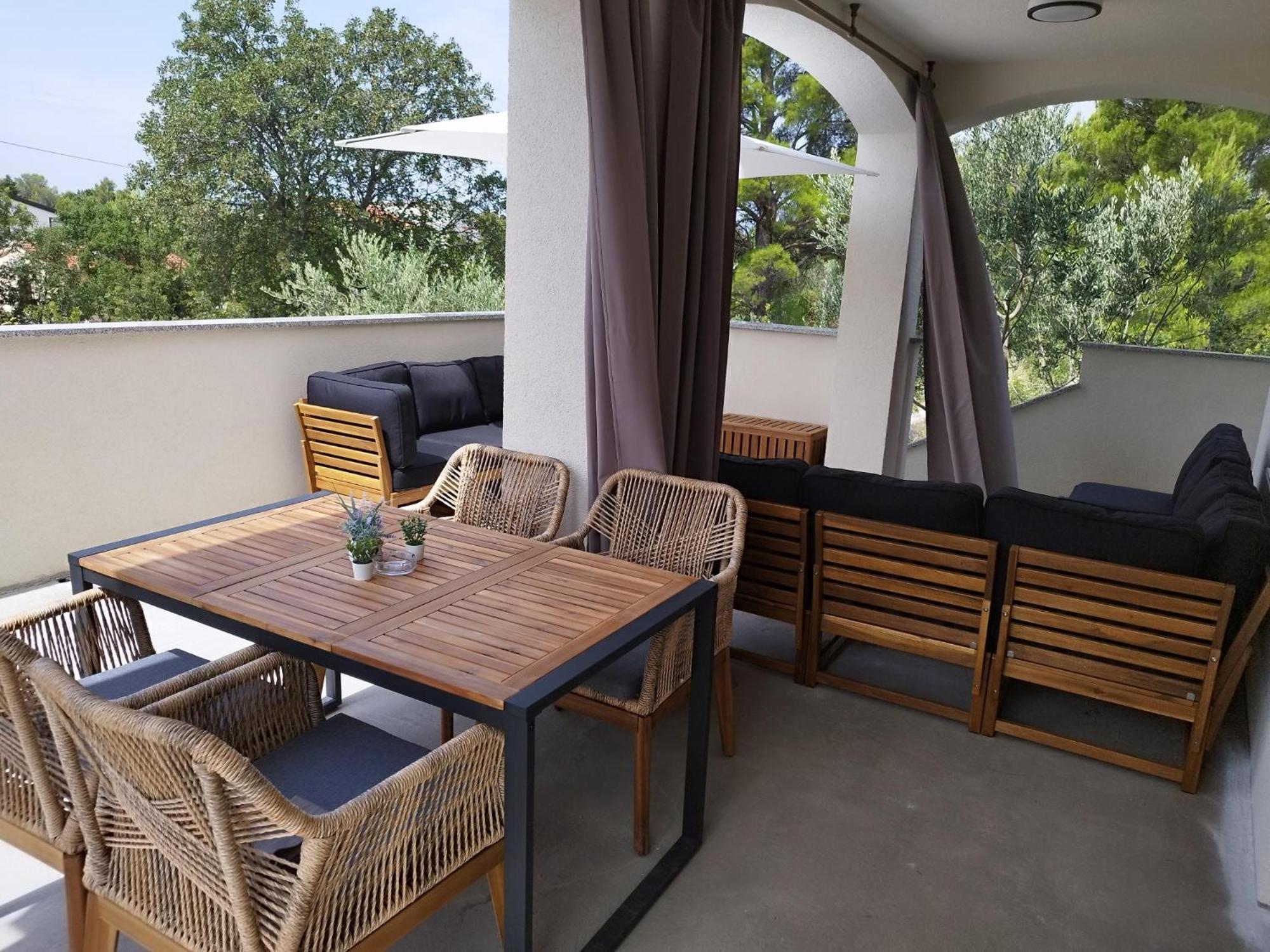 Old Town Paklenica Apartment สตารีกราด-ปาเคลนีซา ภายนอก รูปภาพ