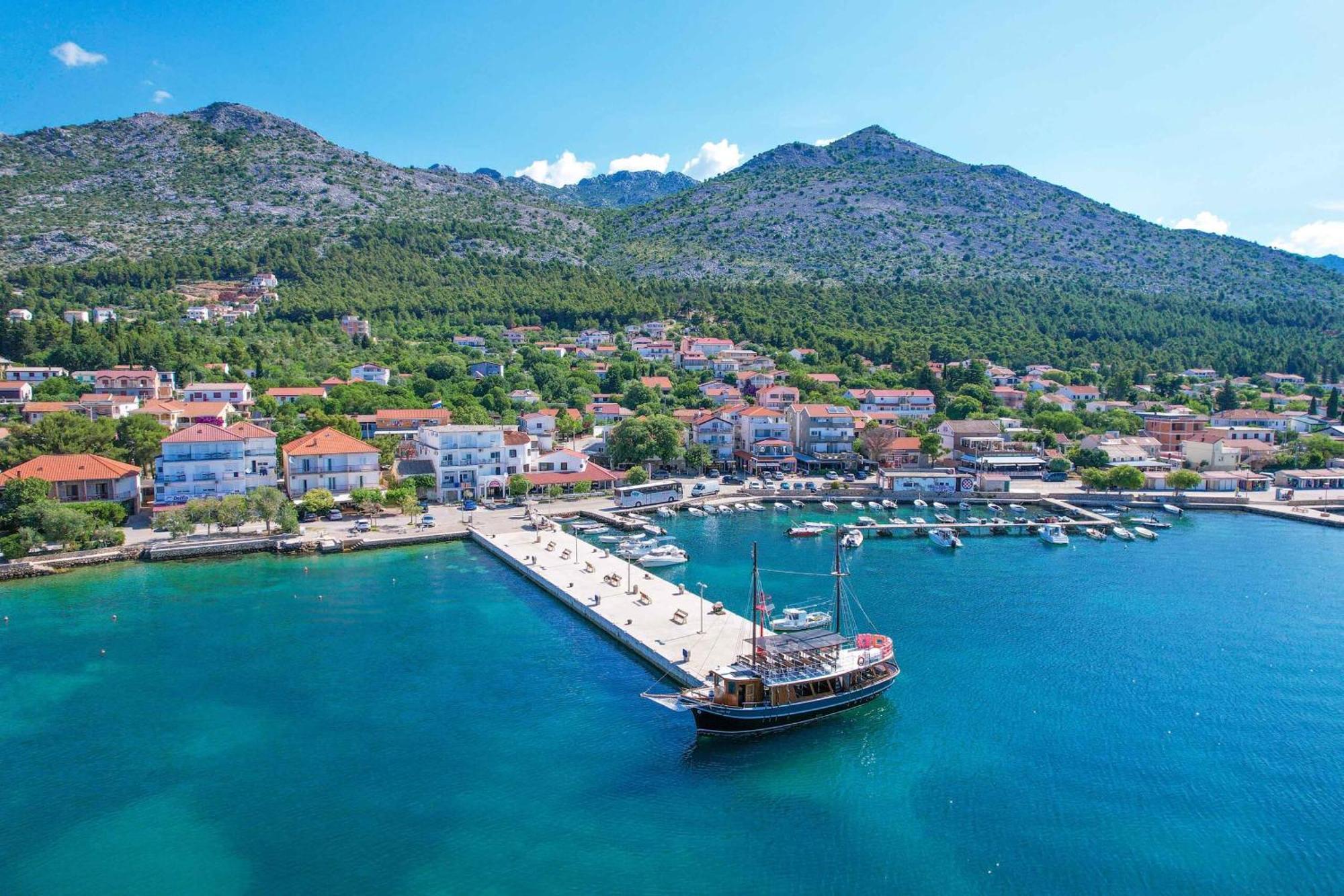 Old Town Paklenica Apartment สตารีกราด-ปาเคลนีซา ภายนอก รูปภาพ